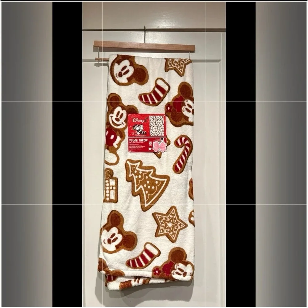 Disney Mickey and Minnie Mouse Gingerbread Christmas Throw Blanket